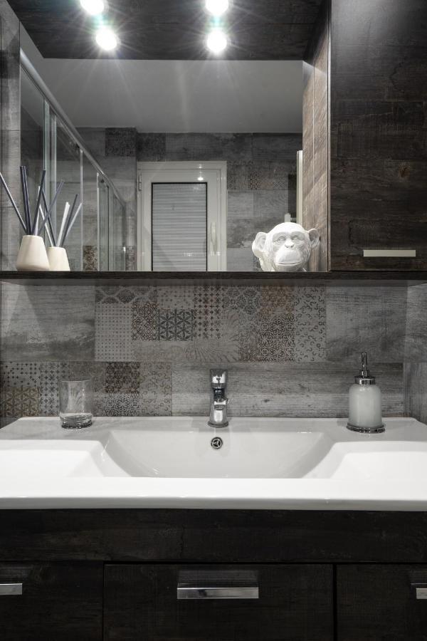 Black Pearl Apt In Koukaki Athens Ngoại thất bức ảnh